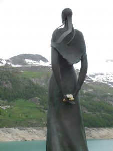 Lac de Tignes. Koinkoin entre de bonnes mains.